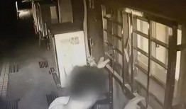 偷射在线观看,揭秘激情四溢的偷情故事