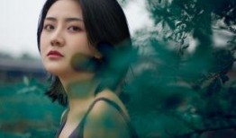 《她》在线观看,一场跨越时空的深情邂逅